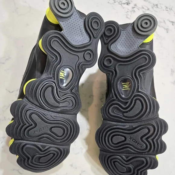 Nike Shox Women's SZ.9.5 TL Nova Black Lemon Venom AT8046-003 Running Shoes New