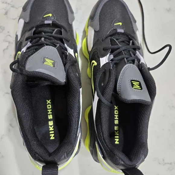 Nike Shox Women's SZ.9.5 TL Nova Black Lemon Venom AT8046-003 Running Shoes New