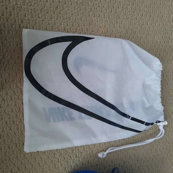 Nike SPRINT Track and Field men's shoes, size 8, with spikes, new &amp; includes bag