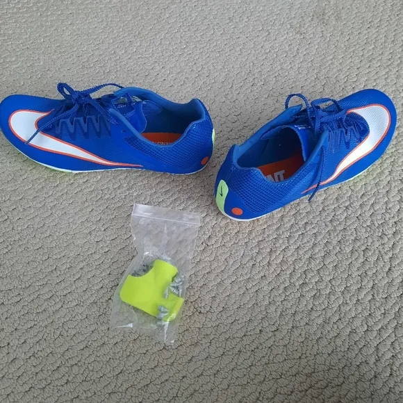 Nike SPRINT Track and Field men's shoes, size 8, with spikes, new &amp; includes bag