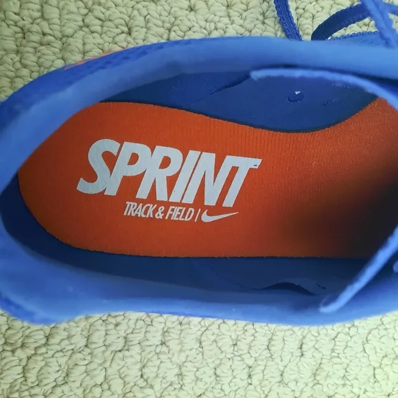 Nike SPRINT Track and Field men's shoes, size 8, with spikes, new &amp; includes bag