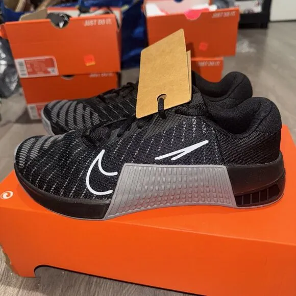 Nike Training Shoes Men 8 Women 9.5 Black Gray Metcon 9 Gym Workout Sneakers NWT