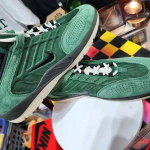Nike Vertebrae Sb MalachiteMen's Green Athletic Shoes