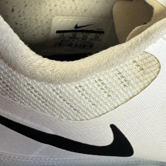 Nike White and Black Athletic Shoes with Ribbed Design the Flynit size 11