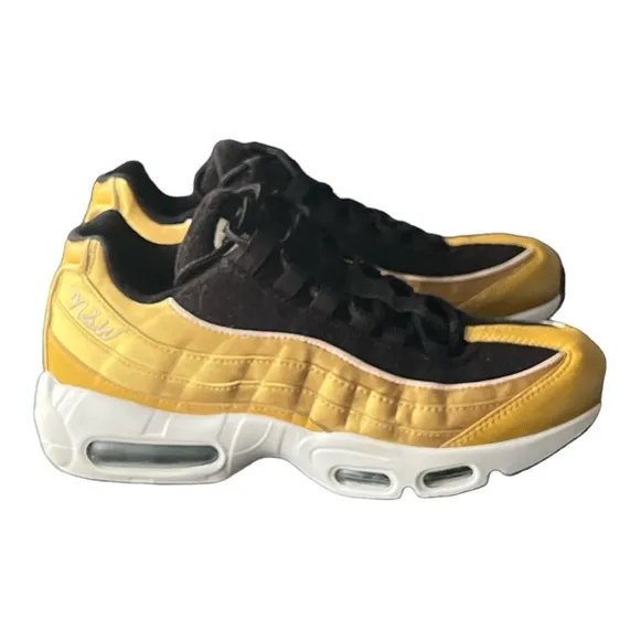 Nike Women’s Air Max 95 LX Running Shoes Size 8.