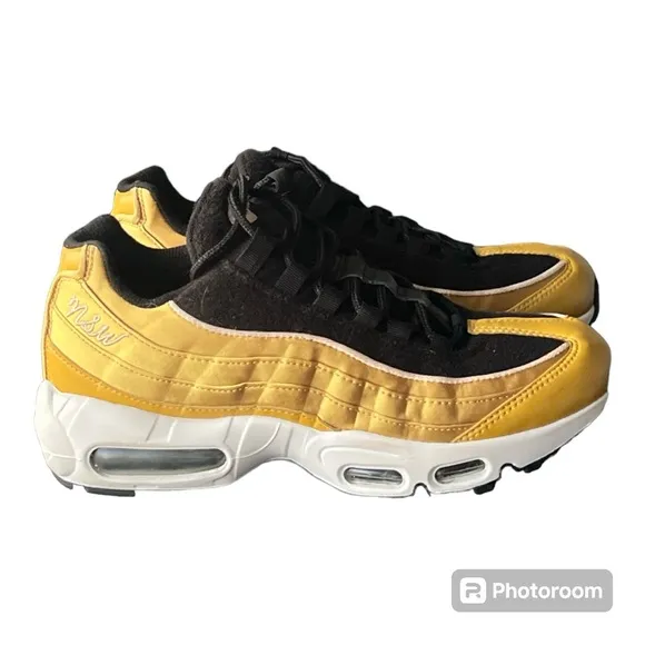Nike Women’s Air Max 95 LX Running Shoes Size 8.