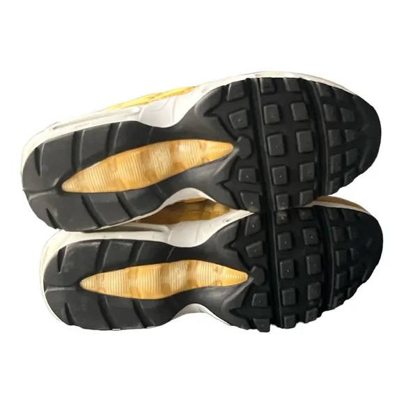 Nike Women’s Air Max 95 LX Running Shoes Size 8.