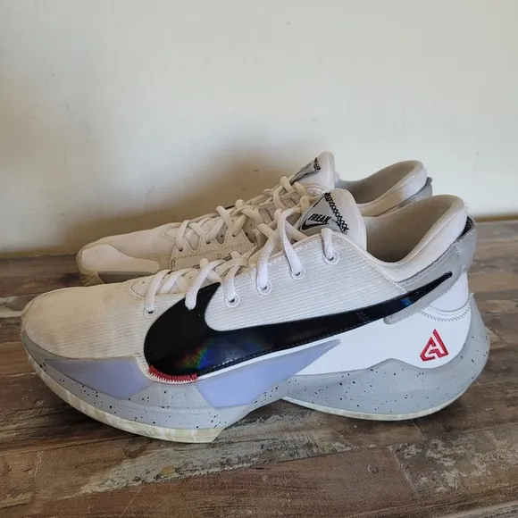 Nike Zoom Freak Men's White and Gray Athletic Shoes