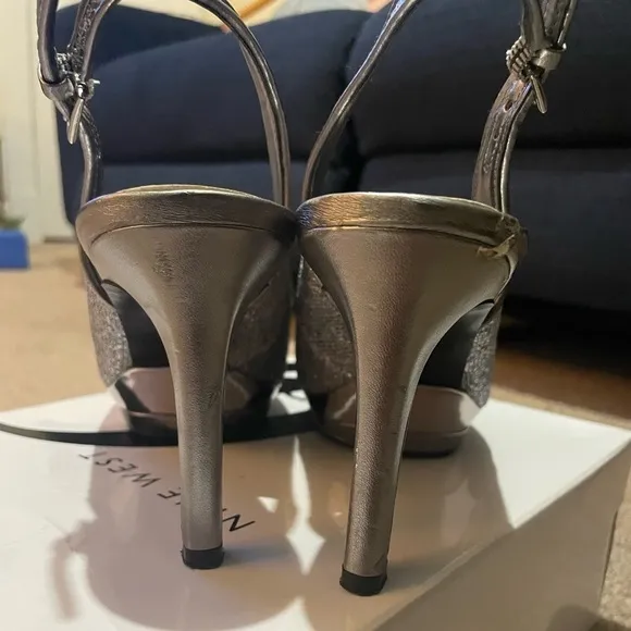 Nine west silver sparkly slingback heels size 8.5