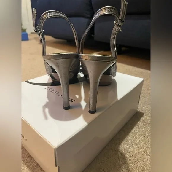 Nine west silver sparkly slingback heels size 8.5