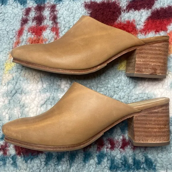 Nisolo All Day heeled almond leather mules