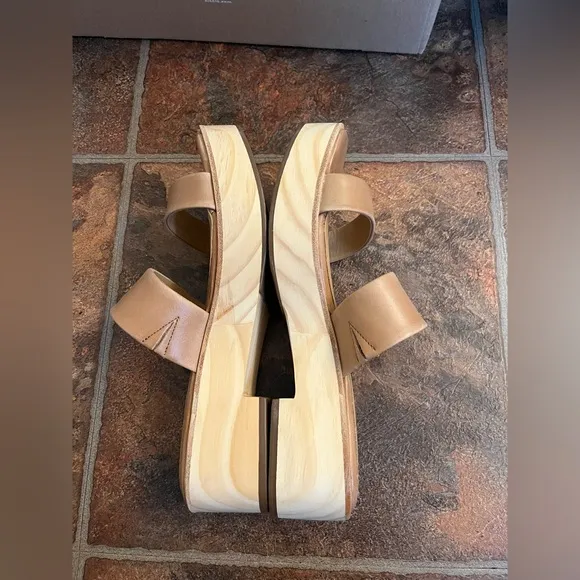 Nisolo Ellie All-Day Clogs Almond