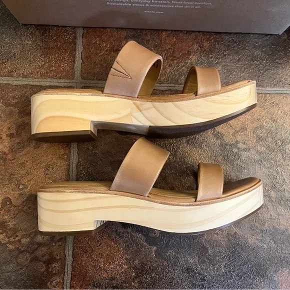 Nisolo Ellie All-Day Clogs Almond