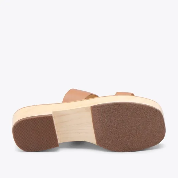 Nisolo Ellie All-Day Clogs Almond