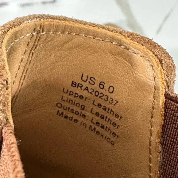 Nisolo Eva Everyday Chelsea Boots. Women’s size 6 M. Color Taupe Suede.