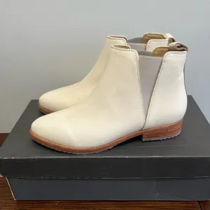 NISOLO Sustainable Women's Everyday Chelsea Boot Bone size 6 new