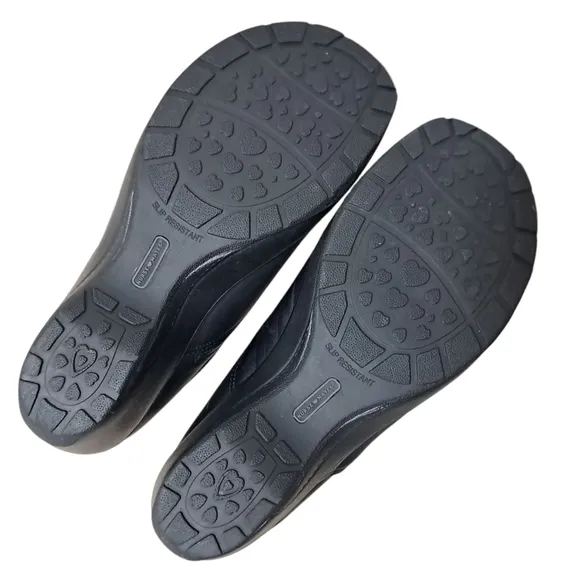 Nurse Mates Bryar Pillow Top Nursing Shoes Size 11W NWOT