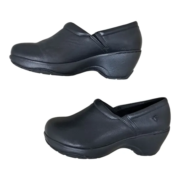 Nurse Mates Bryar Pillow Top Nursing Shoes Size 11W NWOT