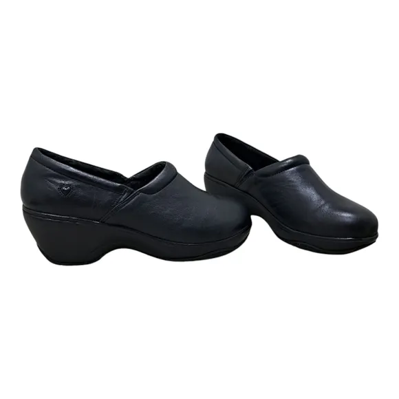Nurse Mates Bryar Pillow Top Nursing Shoes Size 11W NWOT