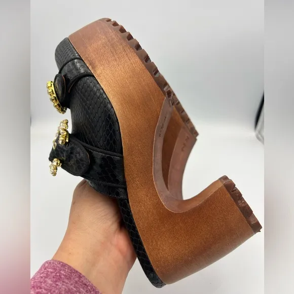NWOB Autumn Adeigbo Black Snake Embossed Double Strap Clog Size EU38 MSRP $625