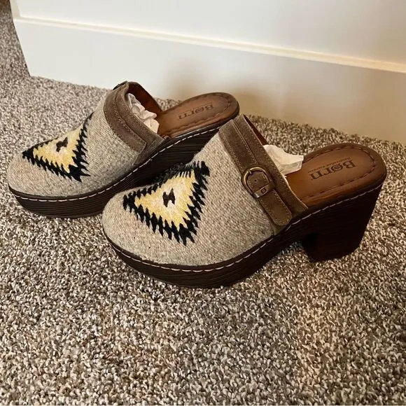 NWOB Carmen Clogs by Born | Size 8