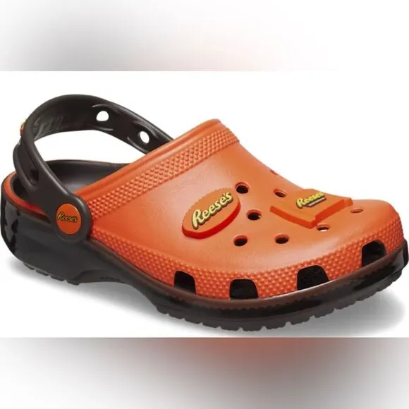 NWOB CROCS Youth Reese’s Orange Brown Classic Clogs Sandals Charms - Size J5
