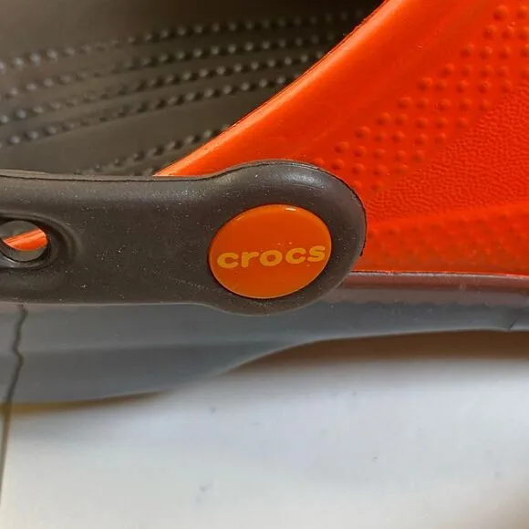 NWOB CROCS Youth Reese’s Orange Brown Classic Clogs Sandals Charms - Size J5