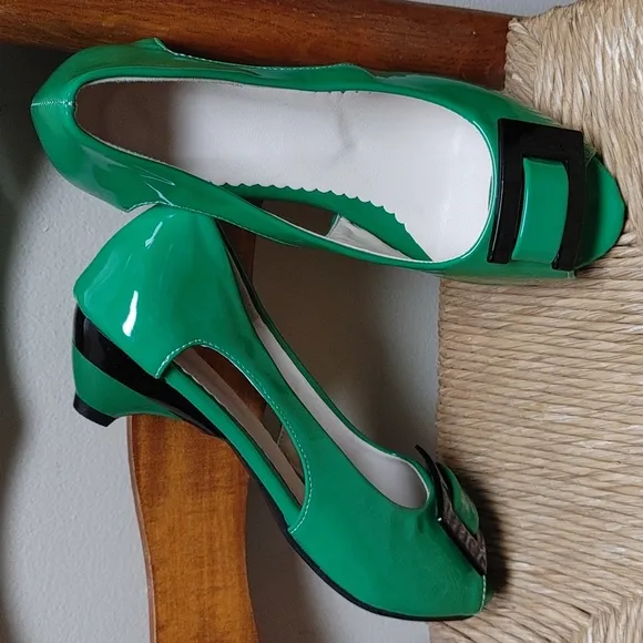 NWOB Green Patent Leather Kitten Heels 7