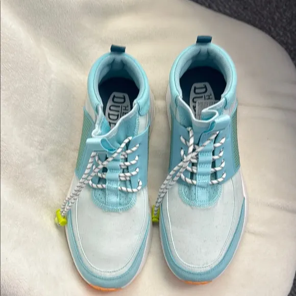 NWOB! Hey Dude women’s Sirocco Aqua and White Sneakers size 9, slip on!