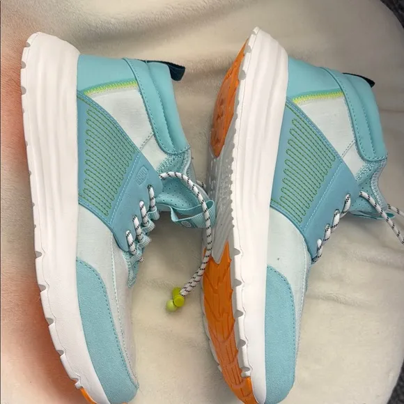 NWOB! Hey Dude women’s Sirocco Aqua and White Sneakers size 9, slip on!