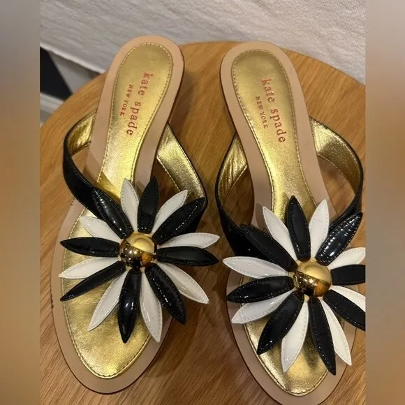 NWOB ** Kate Spade Daisy Kitten Heel Clog Sandal  Navy, White &amp; Gold Size 6