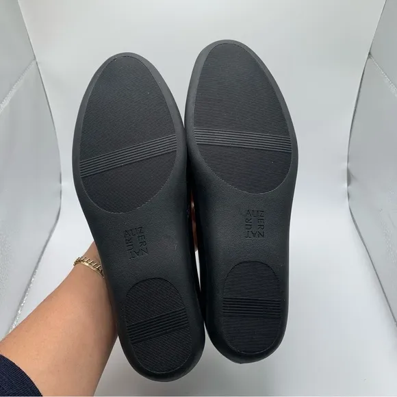 NWOB Naturalizer VIVIENNE FLAT Black leather slip on comfort size 8W (wide)