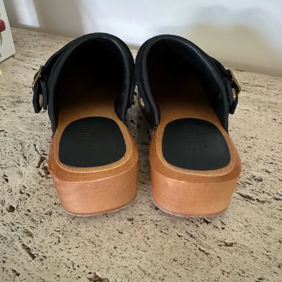 NWOB RE/DONE Made In Italy Suede 70s Classic Clogs. MSRP $415