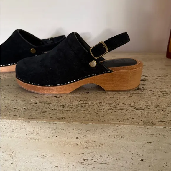 NWOB RE/DONE Made In Italy Suede 70s Classic Clogs. MSRP $415