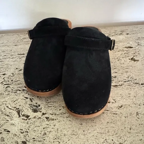 NWOB RE/DONE Made In Italy Suede 70s Classic Clogs. MSRP $415