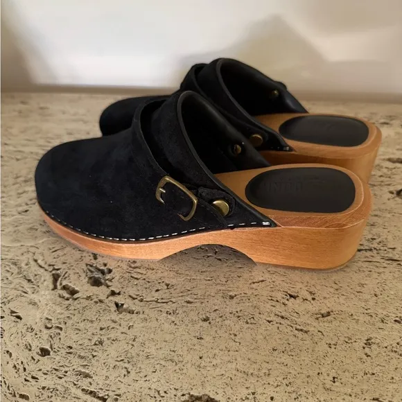 NWOB RE/DONE Made In Italy Suede 70s Classic Clogs. MSRP $415