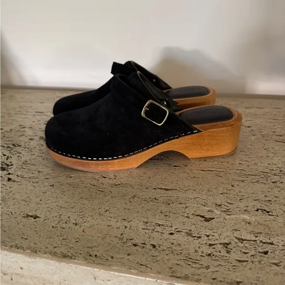 NWOB RE/DONE Made In Italy Suede 70s Classic Clogs. MSRP $415