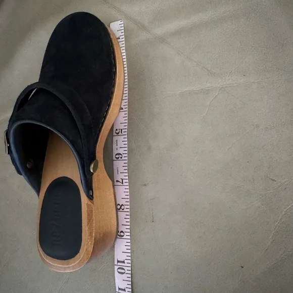 NWOB RE/DONE Made In Italy Suede 70s Classic Clogs. MSRP $415