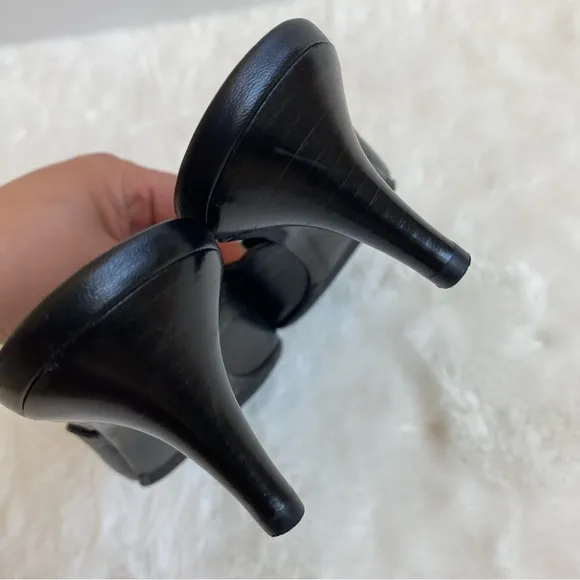 NWOB Salvatore Ferragamo Scalloped Accent Kitten Heel Mules | 7-1/2