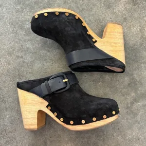 NWOB Veronica Beard Dacey Buckle Genuine Suede Slip On Clogs