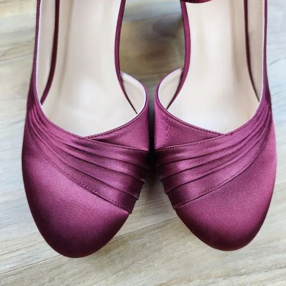 🩵NWOB Wine Satin Closed Toe Ankle Strap Kitten Heels Size 8
