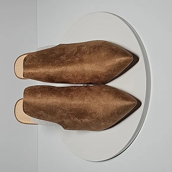 NWOT Adrienne Vittadini Nella Mules Block Heel Pointed Toe Faux Leather Brown 10