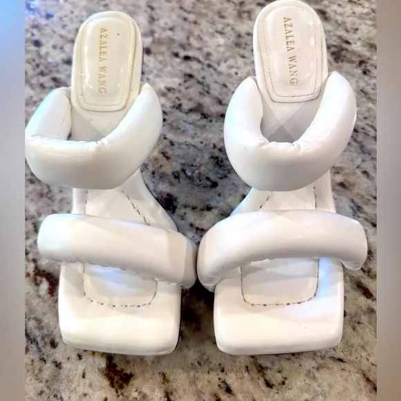 NWOT Azalea Wang Kitten Heels