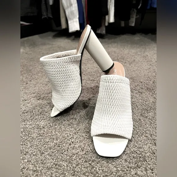 NWOT BCBGeneration Isadora Quilted Mule Chunky Heel