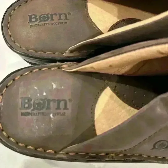 NWOT - Born Women;s Brown Leather Hand Crafted Slip on Mules Clogs Shoes Size 9