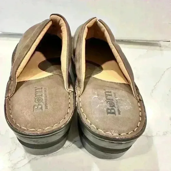NWOT - Born Women;s Brown Leather Hand Crafted Slip on Mules Clogs Shoes Size 9