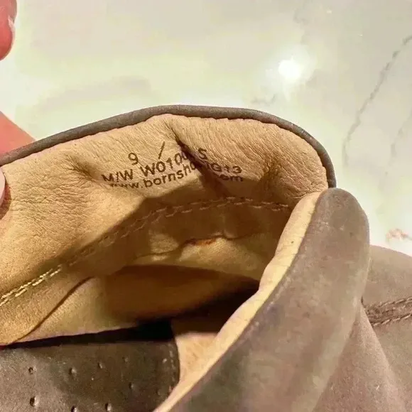 NWOT - Born Women;s Brown Leather Hand Crafted Slip on Mules Clogs Shoes Size 9