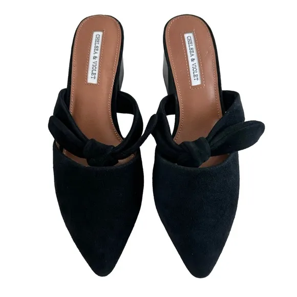 NWOT Chelsea &amp; Violet Molly Black Suede Block Heel Mules Size 8M