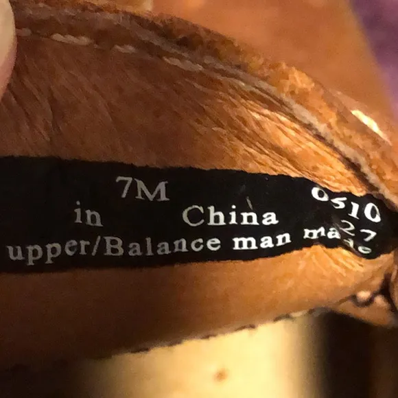 NWOT Clarks Artisan leather mules