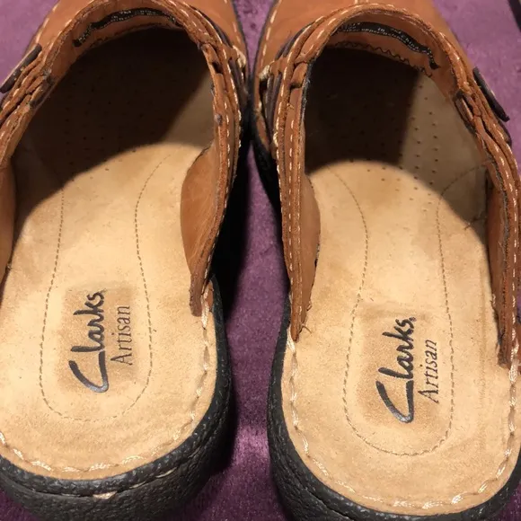 NWOT Clarks Artisan leather mules